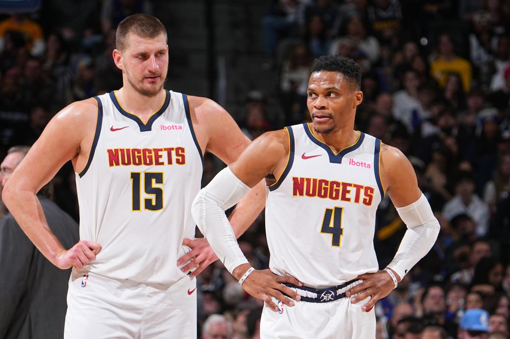 及主要竞争 及主要竞争