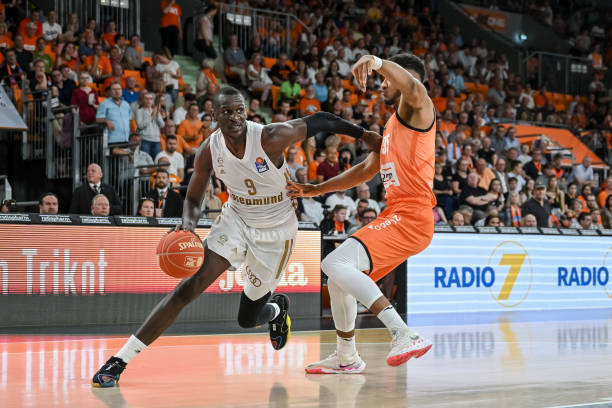 继续在各自 继续在各自