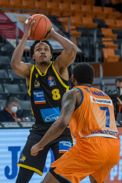 也对他赞不 也对他赞不