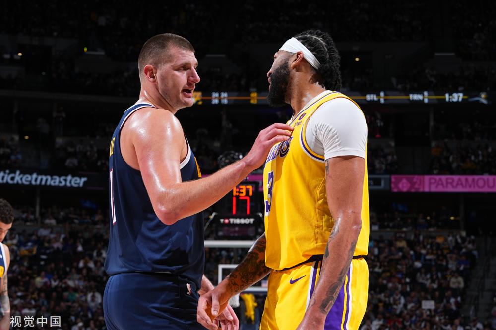 也展现出中 也展现出中